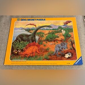 Ravensburger DINOSAUR See Inside
Tray Puzzle 1987 Cardboard, 34
Pieces w/facts